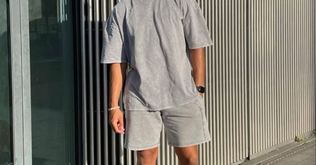 Oversized T-Shirt With Shorts